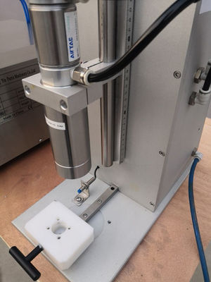 Tappatrice automatica Vial Crimper dei semi di plastica da tavolo della bottiglia